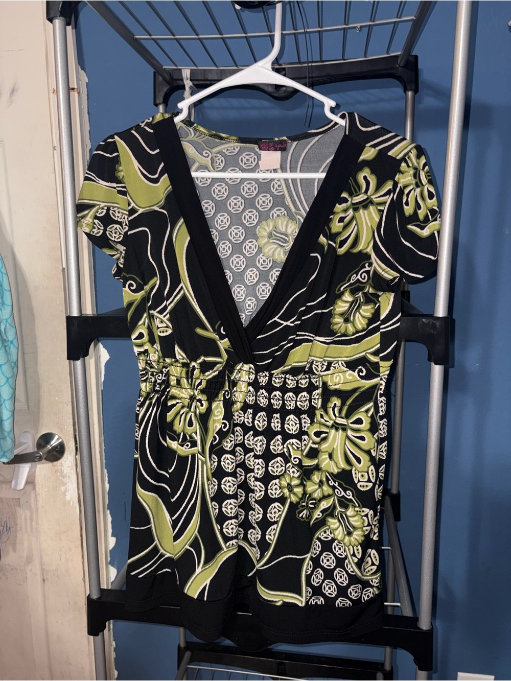 Agenda Black and Olive Green Floral V-Neck Blouse Y2K
